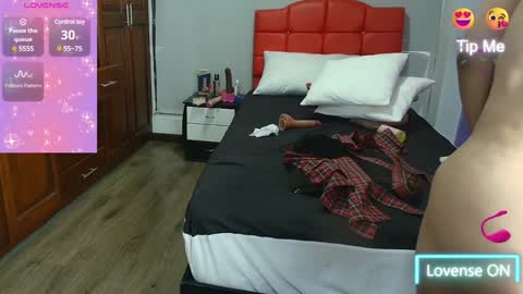 Snapshot of cristalmillf chatting on 02.08.25 CRISTAL MILF online show from 02.08.25
