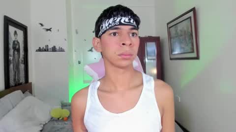 Snapshot of cristhian_slytherin chatting on 01.21.25 cristhian online show from 01.21.25