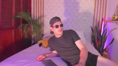 Cris  Pame online show from 11.19.25