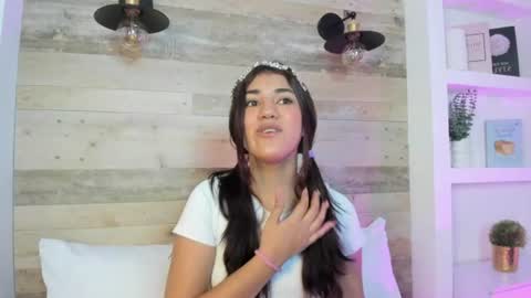 Snapshot of cristin_collins chatting on 06.12.26 C R I S T I N online show from 06.12.26