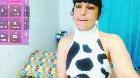 Snapshot of cristina_connor chatting on 10.09.25 Cristina online show from 10.09.25