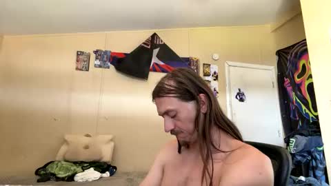 Critter2999LuvsFeet online show from 05.17.26