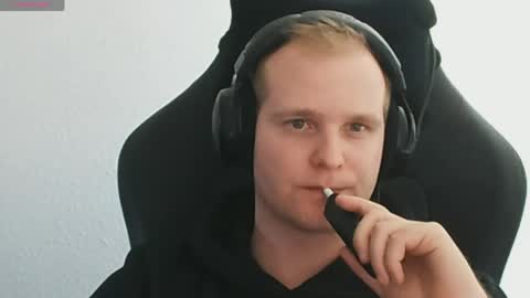 Snapshot of croissant911 chatting on 03.19.26 Anderson online show from 03.19.26