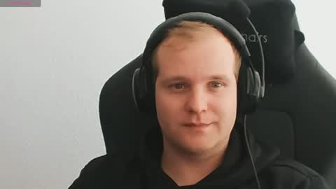 Snapshot of croissant911 chatting on 04.08.26 Anderson online show from 04.08.26