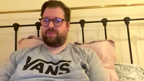 Snapshot of crouchendtiger chatting on 10.17.25 crouchendtiger online show from 10.17.25