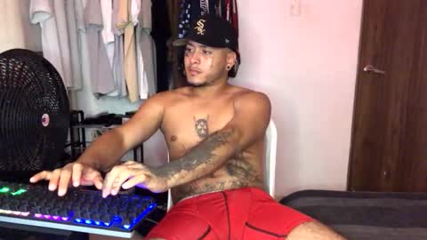 Snapshot of crow_black00 chatting on 04.14.26 crow_black00 online show from 04.14.26