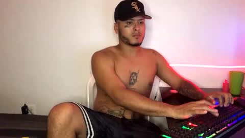 Snapshot of crow_black00 chatting on 04.15.26 crow_black00 online show from 04.15.26