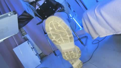 Snapshot of cruel_siren chatting on 09.21.25 Cruel Siren online show from 09.21.25