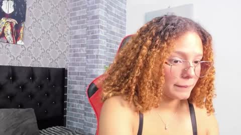 Snapshot of crystal_bunn chatting on 11.29.25 Crystal online show from 11.29.25