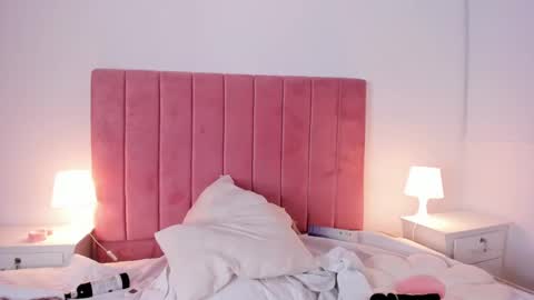 Snapshot of crystal_hartx chatting on 12.22.24 Crystal online show from 12.22.24