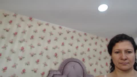 Snapshot of crystal_watson0 chatting on 05.11.26 Milf Latina online show from 05.11.26