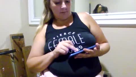 Snapshot of crystalbarbie214 chatting on 10.25.25 crystalbarbie214 online show from 10.25.25