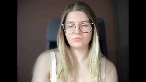 Snapshot of crystalblush01 chatting on 03.07.26 crystalblush01 online show from 03.07.26