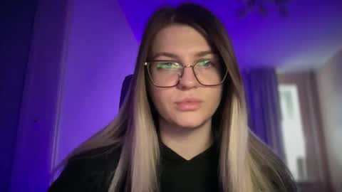 Snapshot of crystalblush01 chatting on 03.21.26 crystalblush01 online show from 03.21.26