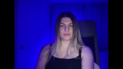 Snapshot of crystalblush01 chatting on 03.28.26 crystalblush01 online show from 03.28.26