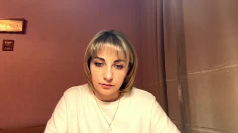Snapshot of crystalfever_ chatting on 05.07.26 Mary online show from 05.07.26
