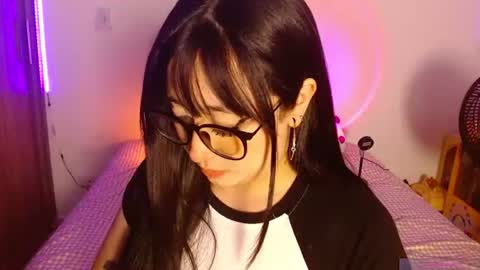 Snapshot of crystalitesq chatting on 06.12.26 Olivia online show from 06.12.26