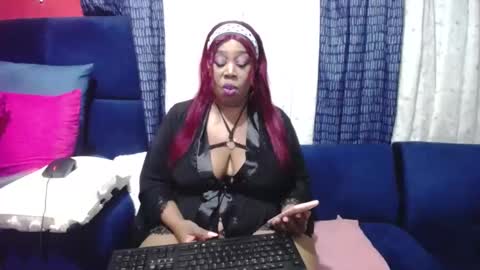 Snapshot of crystaljes chatting on 12.19.24 crystaljes online show from 12.19.24