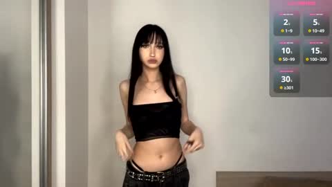 Snapshot of crystalllmolly chatting on 06.28.26 crystalllmolly online show from 06.28.26