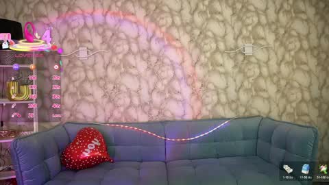 crystallpaws_ online show from 04.07.26