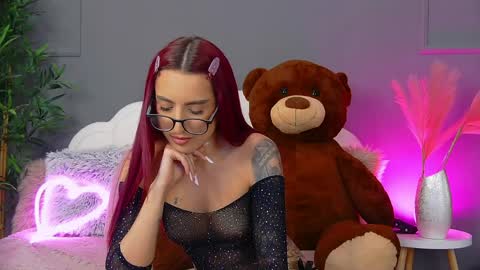 crystallred online show from 04.09.26