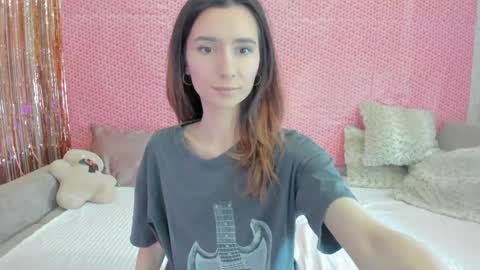 Snapshot of crystalnut chatting on 02.06.25 Maria online show from 02.06.25