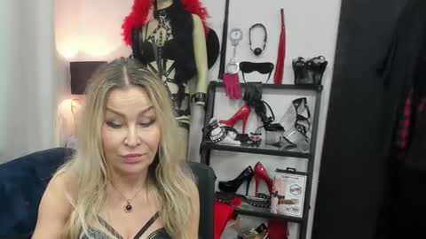 CrystalHotty online show from 02.18.26