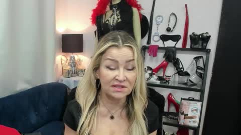 CrystalHotty online show from 03.26.26