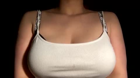 Snapshot of crystalyn777 chatting on 04.13.26 crystalyn777 online show from 04.13.26