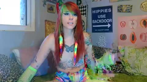 Snapshot of cu2sly chatting on 09.24.25 online show from 09.24.25