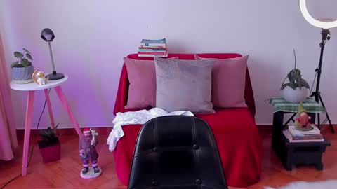 Leonela online show from 12.23.24