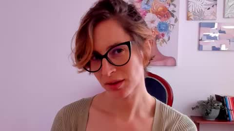 Leonela online show from 12.05.25