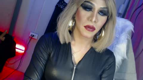 CUMMELA SLUTI online show from 06.13.26