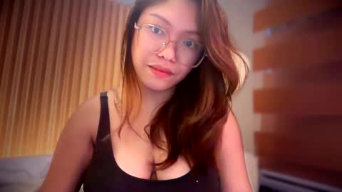 Snapshot of cum_all_over_mmee chatting on 04.25.26 im KIM new girl to spoil online show from 04.25.26