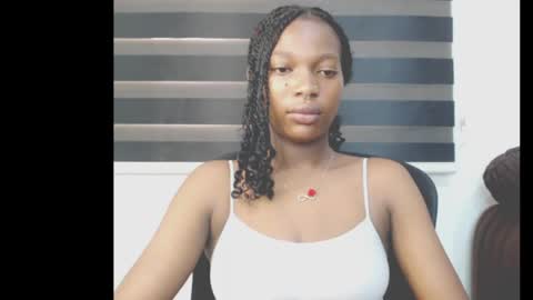 Snapshot of cumebony_petit chatting on 05.11.26 cumebony_petit online show from 05.11.26