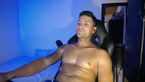 Snapshot of cummerlatino chatting on 12.07.24 cummerlatino online show from 12.07.24