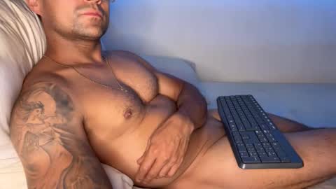 Snapshot of cummerlatino chatting on 09.13.25 cummerlatino online show from 09.13.25