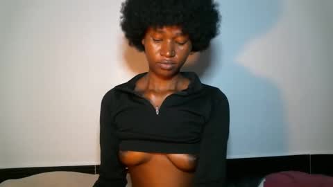 Snapshot of cumslayer19 chatting on 11.08.25 Shiiro online show from 11.08.25