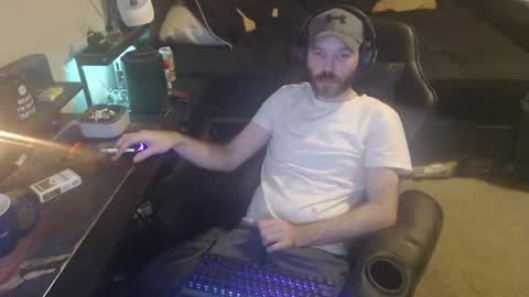 Snapshot of cumslinger2003 chatting on 12.26.24 cumslinger2003 online show from 12.26.24