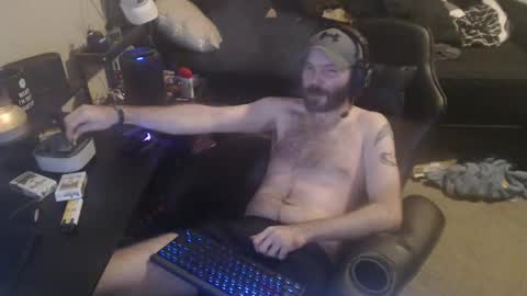 Snapshot of cumslinger2003 chatting on 12.29.24 cumslinger2003 online show from 12.29.24