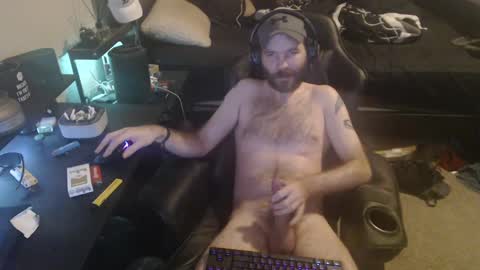 Snapshot of cumslinger2003 chatting on 12.31.24 cumslinger2003 online show from 12.31.24