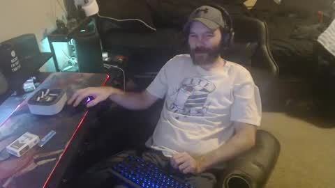 Snapshot of cumslinger2003 chatting on 01.15.25 cumslinger2003 online show from 01.15.25