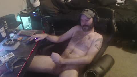 Snapshot of cumslinger2003 chatting on 01.29.25 cumslinger2003 online show from 01.29.25