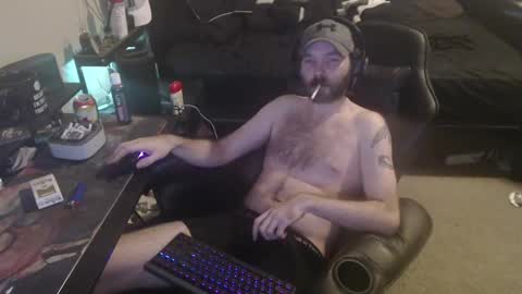 Snapshot of cumslinger2003 chatting on 02.14.25 cumslinger2003 online show from 02.14.25