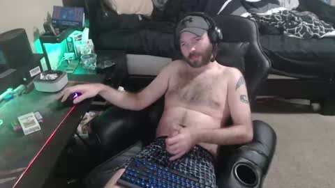 Snapshot of cumslinger2003 chatting on 11.17.25 cumslinger2003 online show from 11.17.25