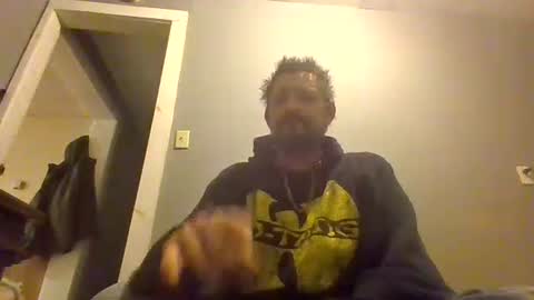 Snapshot of cuntreeboy68 chatting on 12.08.24 Bash online show from 12.08.24