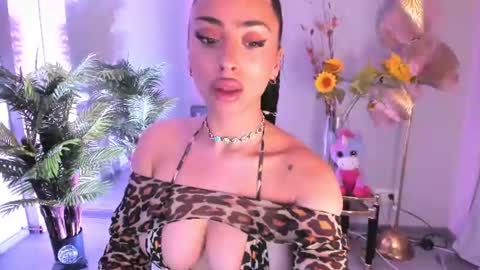cupcake_izzy online show from 07.06.26