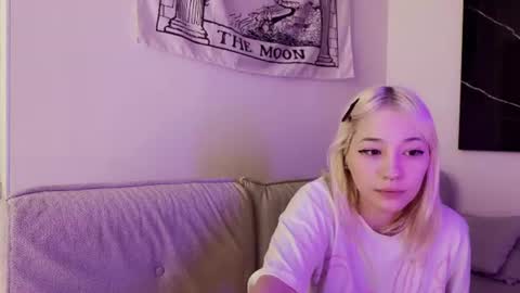 Snapshot of cupcakesoul chatting on 06.18.26 cupcakesoul online show from 06.18.26