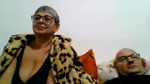 Snapshot of cuplu4346529860 chatting on 12.19.24 couple online show from 12.19.24