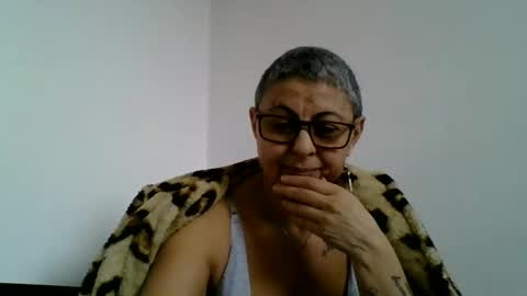 Snapshot of cuplu4346529860 chatting on 01.31.25 couple online show from 01.31.25